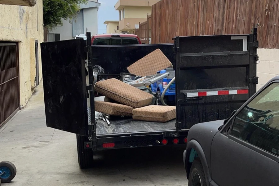 Professional Junk Removal Company in Covina, CA Professional Junk Removal Company in Covina, CA